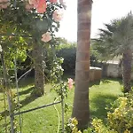Appartamento In Villa A 100 Metri Dal Mare