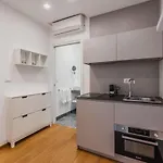 Rg8 Independent Apartment