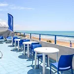 Lovely Apartment In Pozzallo With House Sea View