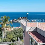 Lovely Flat With Balcony And Private Parking