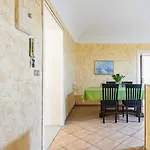 Piazza Pretoria & Quattro Canti Roomy Flats With Balconies