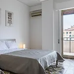 Via Liberta Roomy Apartment