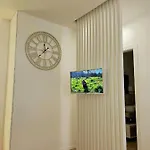 Wood & White Home