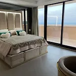 Mier Gold Luxury Suite