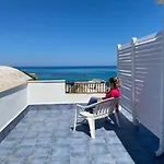 Appartamento In Centro Storico Con Ampio Terrazzo Sul Mare