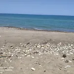 Sul mare con spiaggetta privata vicino a Cefalù.