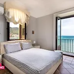 Meravigghia Apartment
