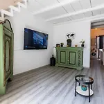 Elly Holiday House
