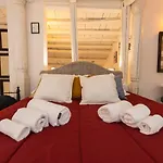 Elly Holiday House