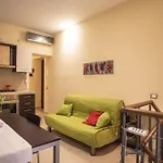 Domus Ameliae Cozy And Charming Apt At Cathedral