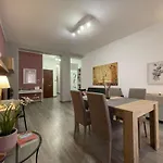 Dr House Apartment