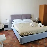 Una Stanza A Cefalu