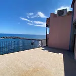 Affacciati Sul Mare Del Borgo