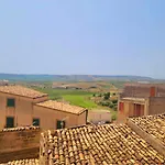 Genevieve Residenza