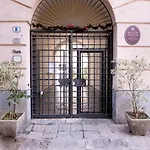 Viola'S Luxury House