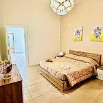 Glenda'S House