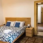 Garibaldi House Apartments