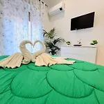 Kenzia Apartment