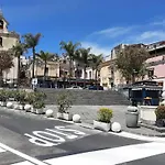 Seaside Apartment In Aci Trezza