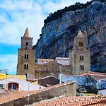 Tra I Tetti Del Borgo