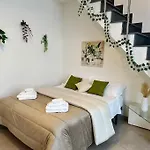 Lucrezia'S Home A