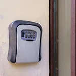 Linda'S House