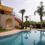 Villa Libeccio Appartment With Shared Swimming Pool, At 200 Meters From The Beach, Solarium And Private Parking