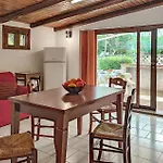 2 Bedroom Beautiful Home In Torrenova