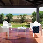 Lovely Home In Marina Di Modica With Kitchenette