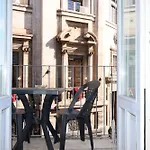 La Casa Di Carta In Piazza Stesicoro