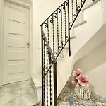 Teste Di Moro A Due Passi Dal Centro Di Palermo