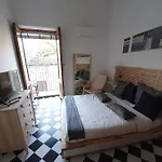 Casa Vacanze A Nicolosi - Etna - Black And White