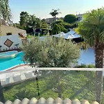Aqua Suites Doria