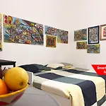 Casa Mariolina, Brand New Refurbished 2 Bed Apartment In The Historical Center