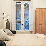 Elegant Design Apartment In Historical City Center