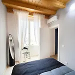 Arco Del Mercato Apartment