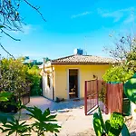 Lovely 3-Bed Cottage In Noto