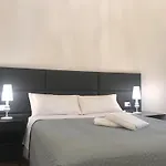 Motta Palace Apartments & Rooms