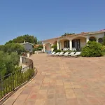 Charming Villa With Sea Views And Direct Access To The Sea In Fontane Bianche