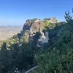Immaculate 3-Bed Apartment In Trapani Sicily