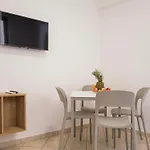 Magico Apartments - 450M Dalla Spiaggia