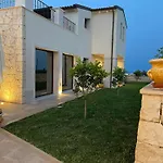 Villa Carmiano Luxury Bedrooms In Avola In The Province Of Syracuse With Spa And Swimming Pool And Wonderful Seaview