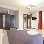 Royal Playa Suite And Apartament -Private Parking- Self Chek Out