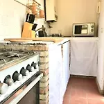 A Due Passi Dal Teatro