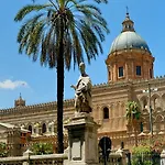 315 Via Roma Rooms Centro