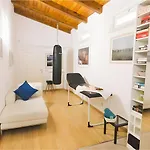 Villa Punta Corvo, Seafront, Hot Tub, Pool,Parking, Wi-Fi