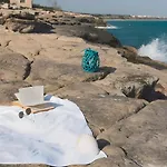Villa Punta Corvo, Seafront, Hot Tub, Pool,Parking, Wi-Fi