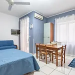 Cozy Studio X2 - W/ Balcony