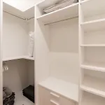 De Life Exclusive Apartment