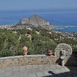Ferienhaus Mit Privatpool Fuer 6 Personen Ca 200 Qm In Cefalu, Sizilien Nordkueste Von Sizilien